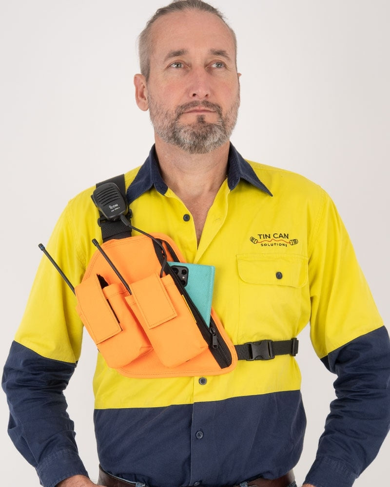 Two Ants Trap Jaw Double showing independent protective pockets for two-way radios.